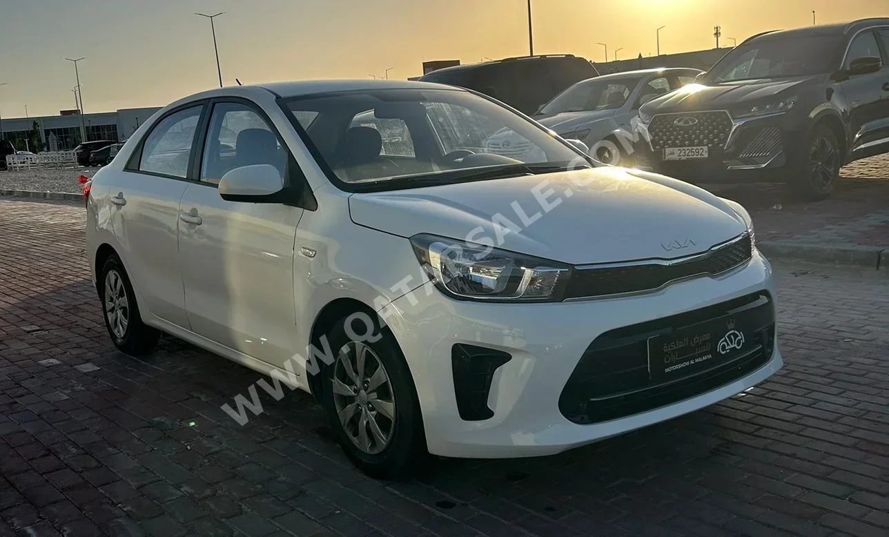 كيا  بيغاس  2022  اوتوماتيك  127,000 كم  4 سلندر  سحب امامي  سيدان  أبيض