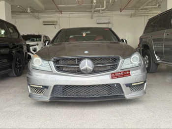 مرسيدس - بنز  سي - كلاس  63 AMG  2014  اوتوماتيك  149,000 كم  8 سلندر  دفع خلفي  سيدان  رمادي