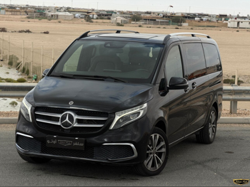 مرسيدس - بنز  في - كلاس  250  2022  اوتوماتيك  60,000 كم  4 سلندر  دفع خلفي  فان \ باص  أسود  تحت الضمان