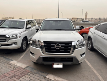 نيسان  أرمادا  ال اي  2021  اوتوماتيك  63,000 كم  8 سلندر  دفع رباعي  اس يو في  أبيض