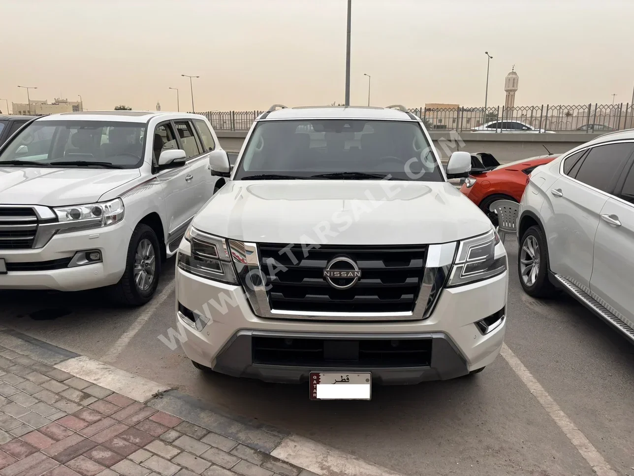 نيسان أرمادا ال اي 2021 اوتوماتيك 63,000 كم 8 سلندر دفع رباعي اس يو في أبيض