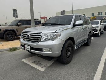 تويوتا  لاند كروزر  جي اكس ار  2008  اوتوماتيك  467,000 كم  6 سلندر  دفع رباعي  اس يو في  فضي