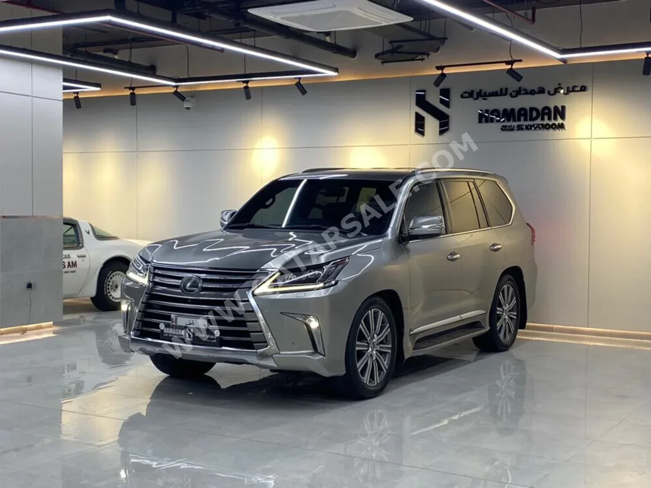 Lexus  LX  570  2017  Automatic  218,000 Km  8 Cylinder  Four Wheel Drive (4WD)  SUV  Gray