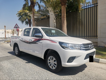 تويوتا هاي لوكس بيك اب أبيض 2025