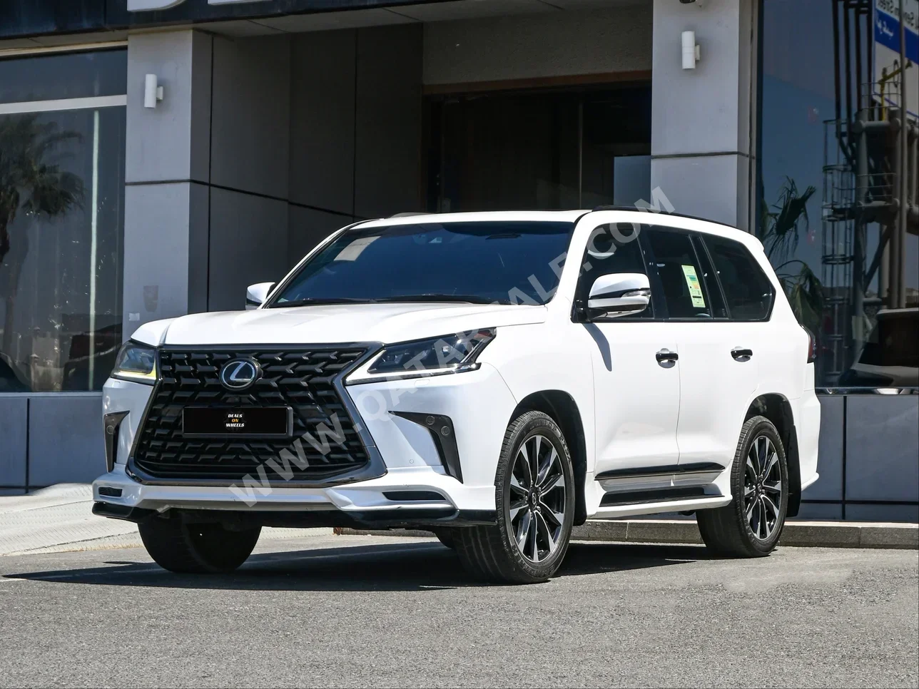 لكزس  ال اكس  570 اس بلاك ايديشن  2021  اوتوماتيك  166,000 كم  8 سلندر  دفع رباعي  اس يو في  أبيض  تحت الضمان