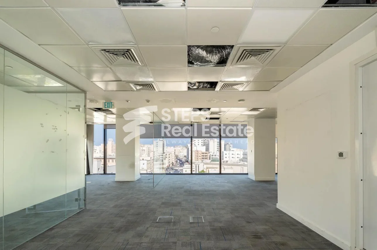 مكاتب تجارية - غير مفروشة - الدوحة - أم غويلينة