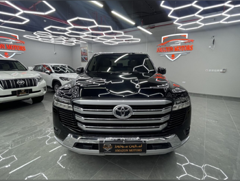 Toyota  Land Cruiser  GXR  2022  Automatic  86,000 Km  6 Cylinder  Four Wheel Drive (4WD)  SUV  Black