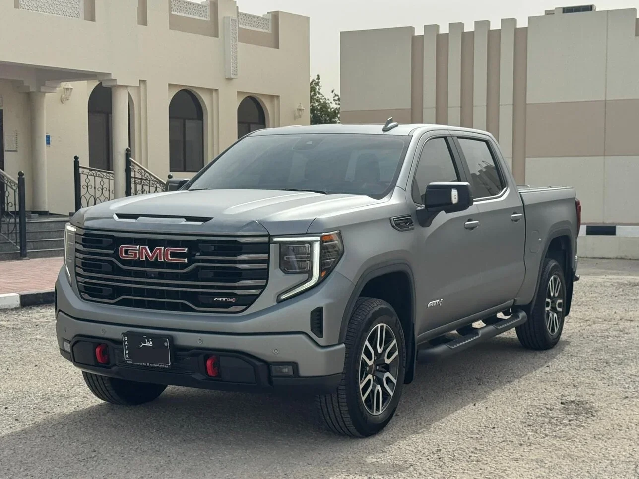 جي ام سي  سييرا  اي تي 4  كاربون برو  2023  اوتوماتيك  72,000 كم  8 سلندر  دفع رباعي  بيكب  رمادي  تحت الضمان