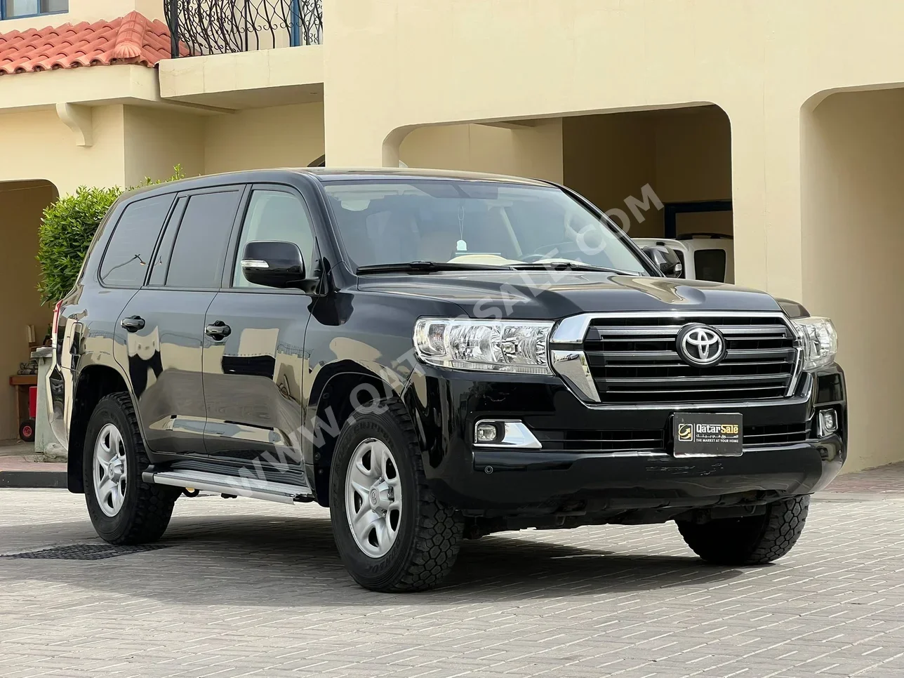 تويوتا  لاند كروزر  جي اكس  2016  اوتوماتيك  203,000 كم  6 سلندر  دفع رباعي  اس يو في  أسود