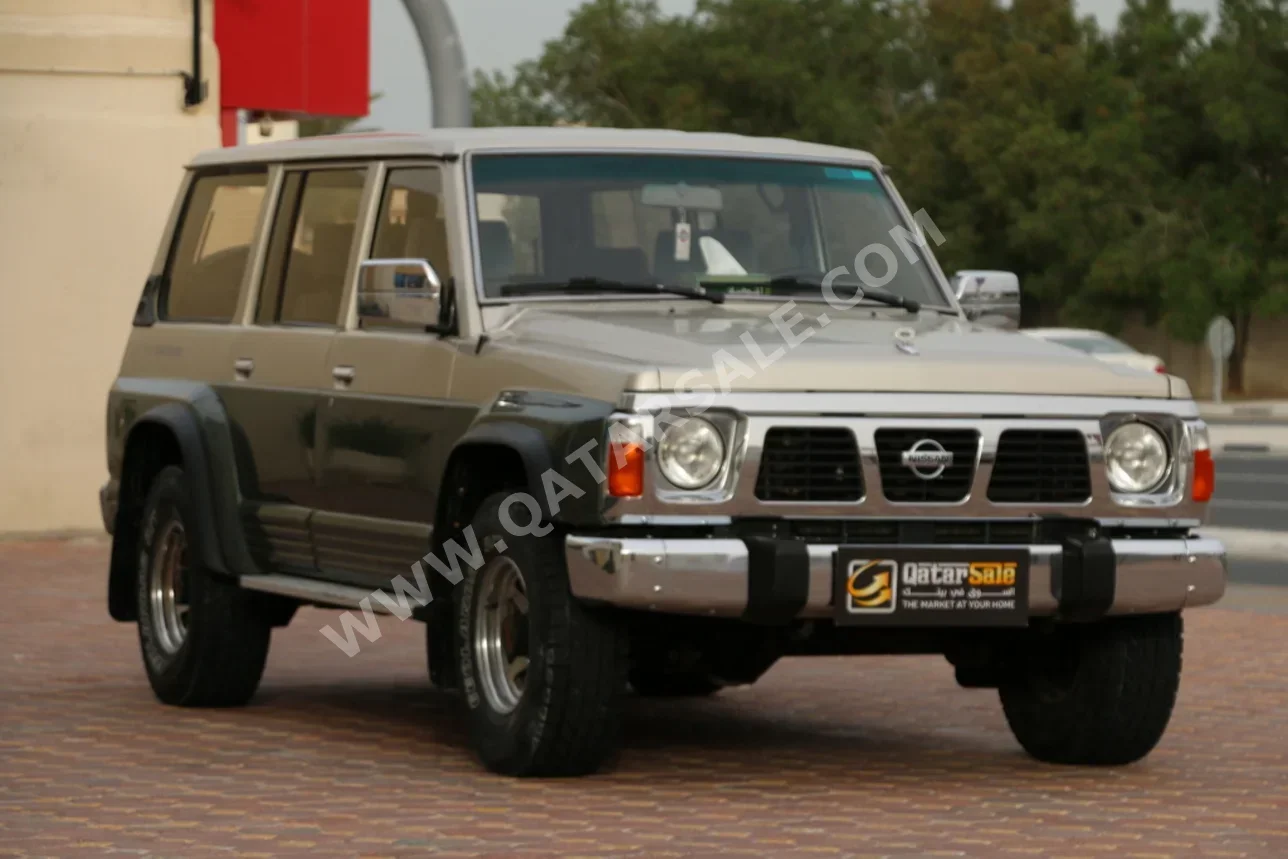 نيسان  باترول  سفاري  1993  عادي  109,000 كم  6 سلندر  دفع رباعي  اس يو في  رمادي