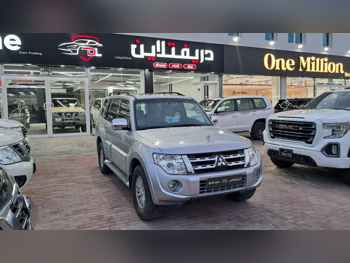 ميتسوبيشي  باجيرو  GLS  2014  اوتوماتيك  143,000 كم  6 سلندر  دفع رباعي  اس يو في  فضي