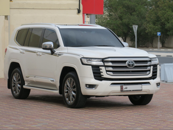 Toyota  Land Cruiser  VXR Twin Turbo  2024  Automatic  41,000 Km  6 Cylinder  Four Wheel Drive (4WD)  SUV  White  With Warranty