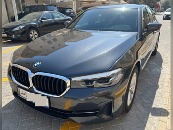 بي ام دبليو  الفئة - الخامسة  520i  2023  اوتوماتيك  34,000 كم  4 سلندر  دفع خلفي  سيدان  أسود  تحت الضمان