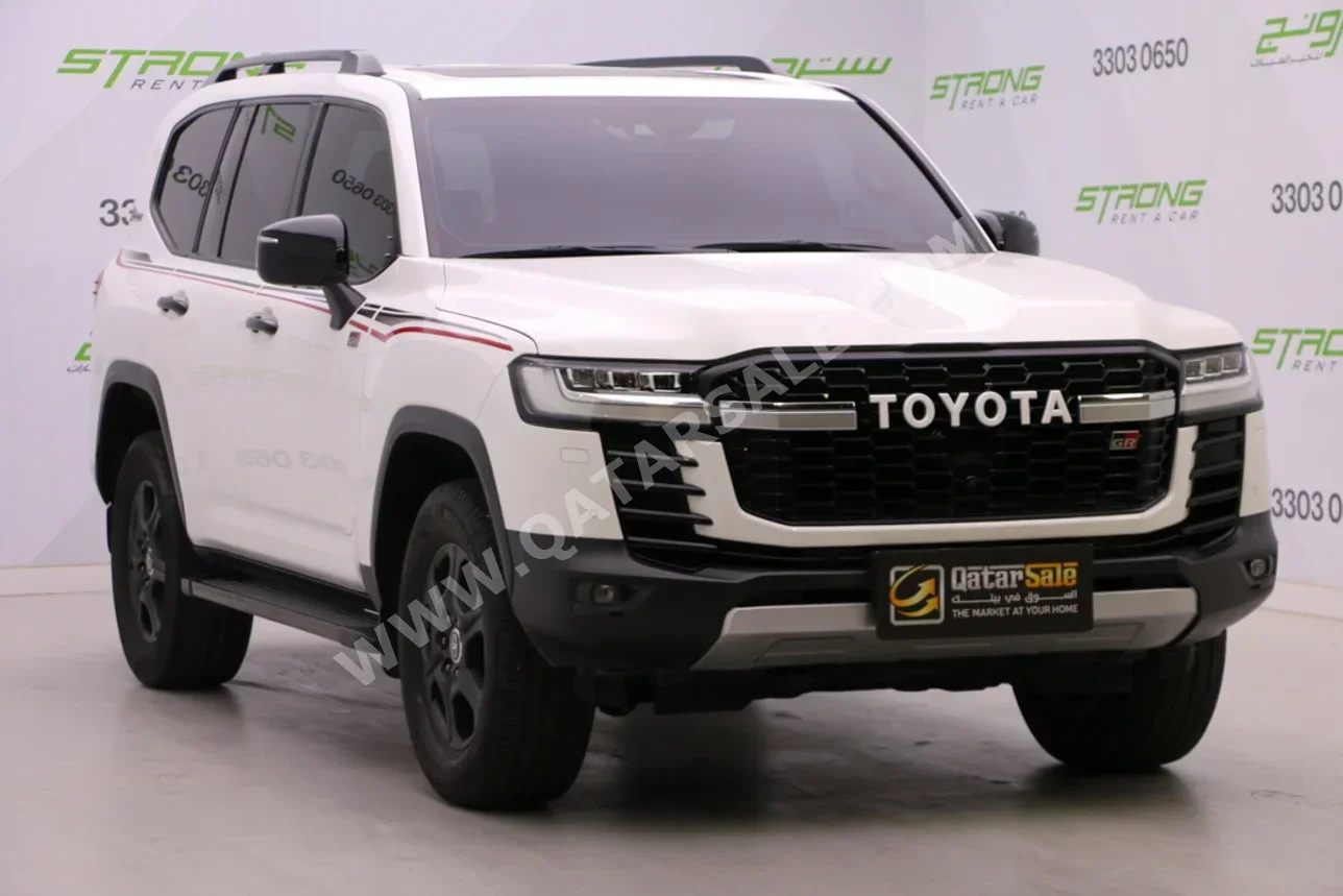 تويوتا  لاند كروزر  جي ار سبورت توين تيربو  2022  اوتوماتيك  100,000 كم  6 سلندر  دفع رباعي  اس يو في  أبيض