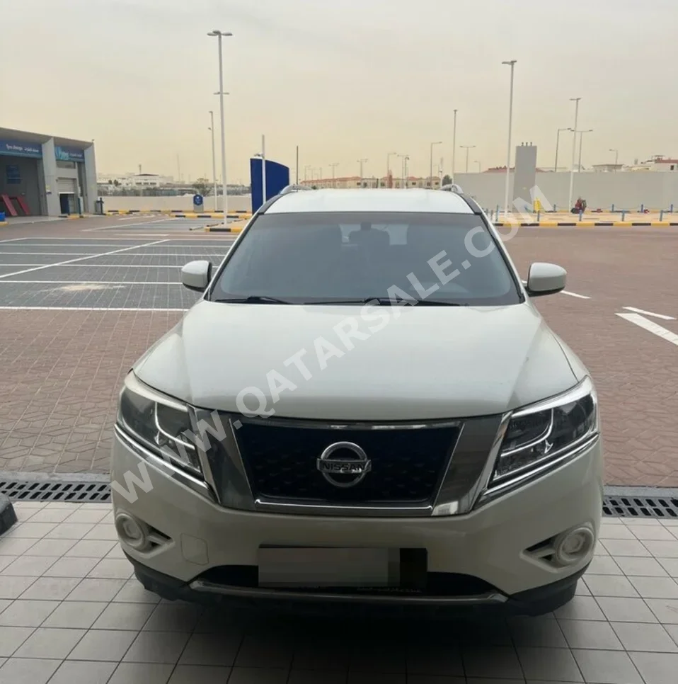 Nissan  Pathfinder  SV  2016  Automatic  111,000 Km  6 Cylinder  Four Wheel Drive (4WD)  SUV  White