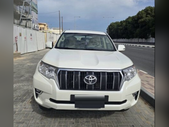 تويوتا  برادو  تي اكس ال  2023  اوتوماتيك  106,000 كم  4 سلندر  دفع رباعي  اس يو في  أبيض لؤلؤي  تحت الضمان