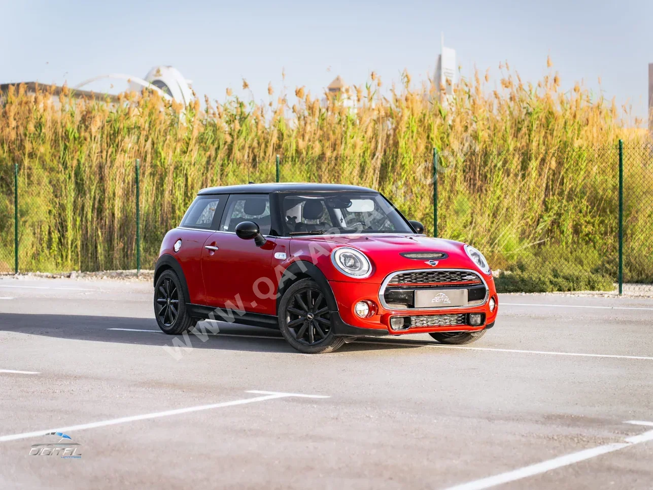 Mini  Cooper  S  2017  Automatic  112,000 Km  4 Cylinder  Front Wheel Drive (FWD)  Hatchback  Red