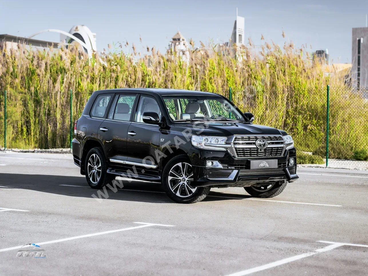 Toyota Land Cruiser VXR 2020 Automatic 130,000 Km 8 Cylinder Four Wheel Drive (4WD) SUV Black