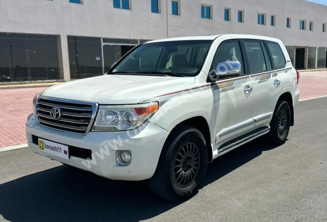 Toyota  Land Cruiser  GXR  2012  Automatic  455,180 Km  8 Cylinder  Four Wheel Drive (4WD)  SUV  White
