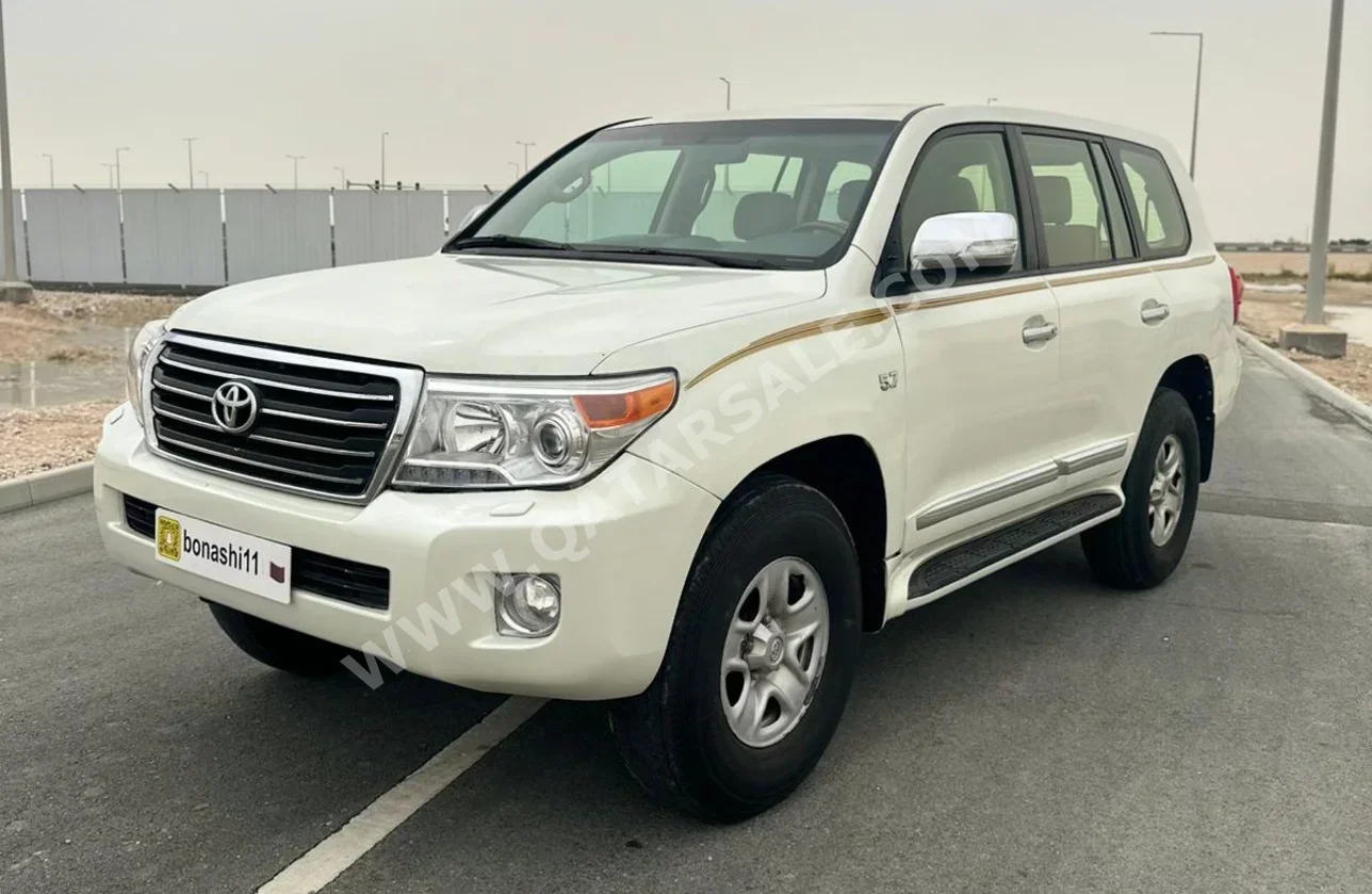 Toyota  Land Cruiser  GXR  2015  Automatic  217,586 Km  8 Cylinder  Four Wheel Drive (4WD)  SUV  White