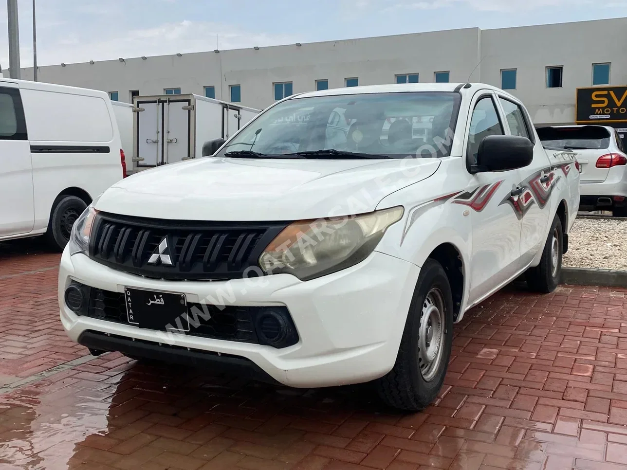 Mitsubishi  L 200  2017  Manual  404,000 Km  4 Cylinder  Rear Wheel Drive (RWD)  Pick Up  White
