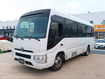 تويوتا  كوستر  2020  عادي  321,000 كم  4 سلندر  دفع خلفي  فان \ باص  أبيض