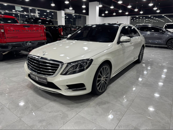 مرسيدس - بنز  اس - كلاس  400  2015  اوتوماتيك  200,000 كم  6 سلندر  دفع خلفي  سيدان  أبيض