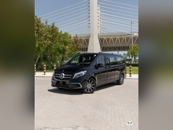 مرسيدس - بنز  في - كلاس  250  2022  اوتوماتيك  20,000 كم  4 سلندر  دفع خلفي  فان \ باص  أسود