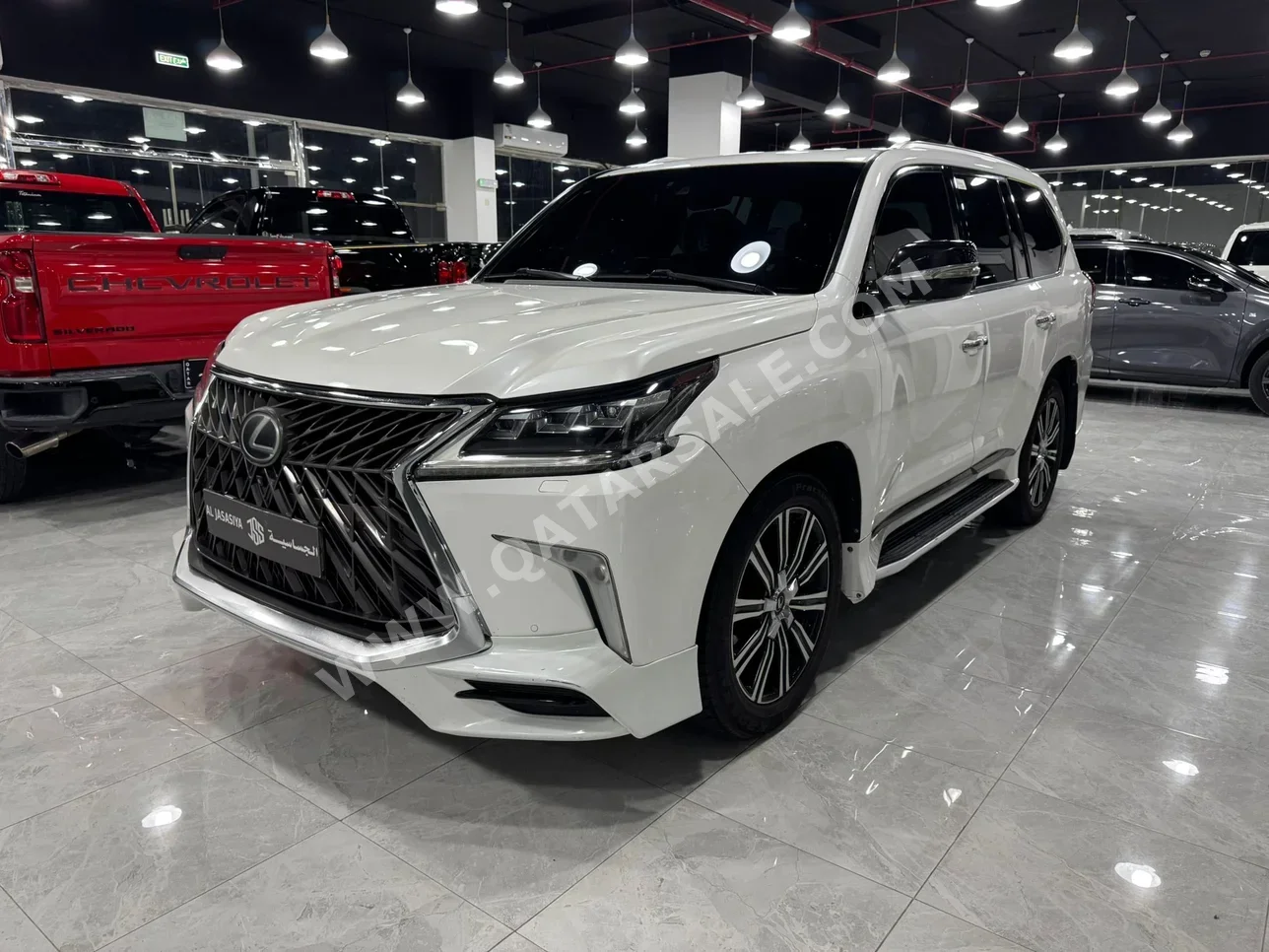 لكزس  ال اكس  570 اس  2016  اوتوماتيك  331,000 كم  8 سلندر  دفع رباعي  اس يو في  أبيض