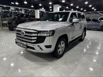 تويوتا  لاند كروزر  جي اكس ار  2022  اوتوماتيك  188,000 كم  6 سلندر  دفع رباعي  اس يو في  فضي  تحت الضمان