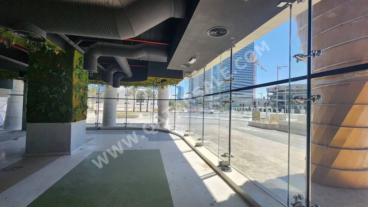 Commercial Shops - Not Furnished  - Lusail  For Rent  - Marina District
