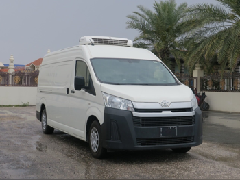 Toyota  Hiace  2020  Manual  34,000 Km  4 Cylinder  Rear Wheel Drive (RWD)  Van / Bus  White