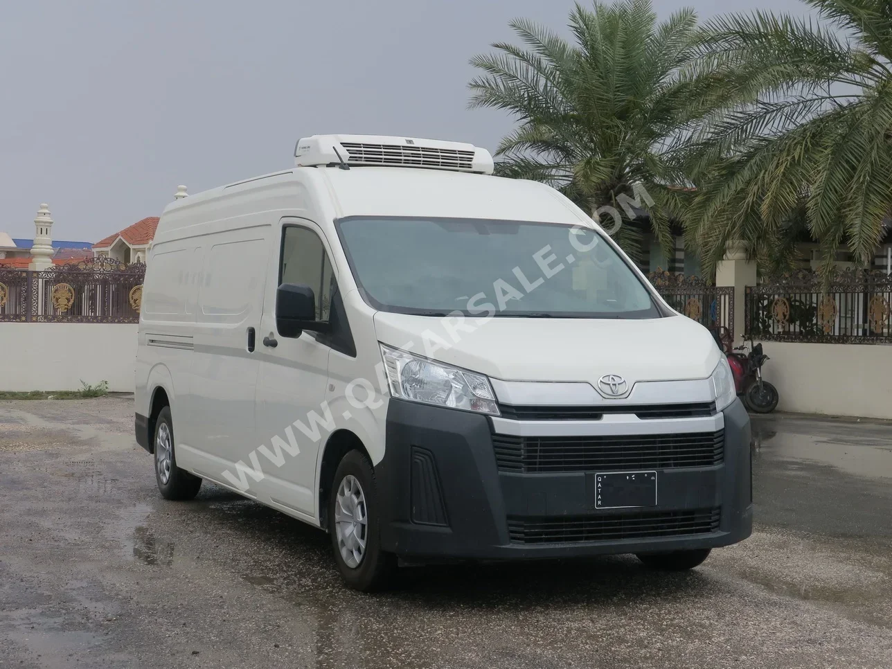 Toyota  Hiace  2020  Manual  34,000 Km  4 Cylinder  Rear Wheel Drive (RWD)  Van / Bus  White