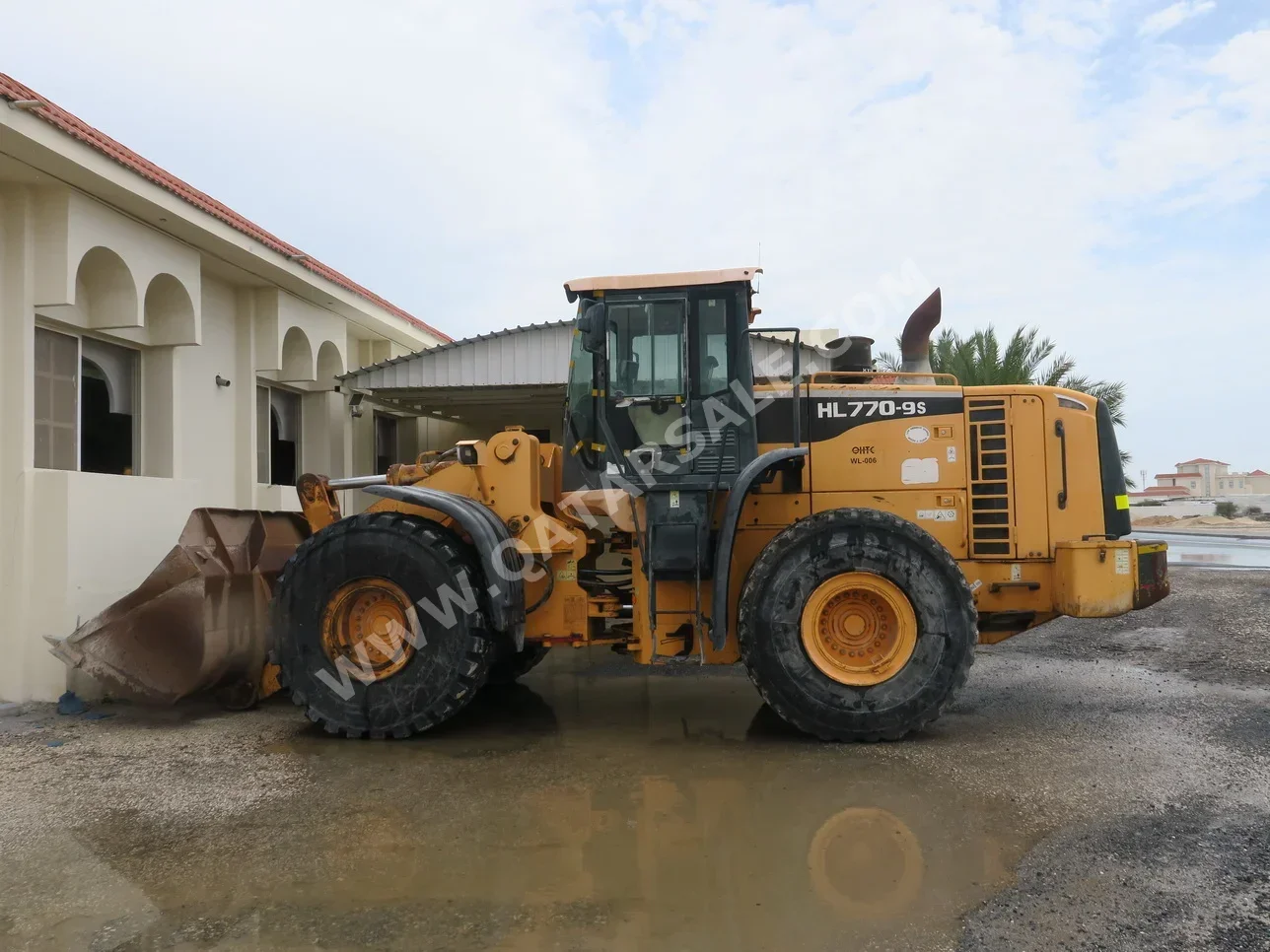 Loader Hyundai  HL 770  2016  Yellow  30000  6000