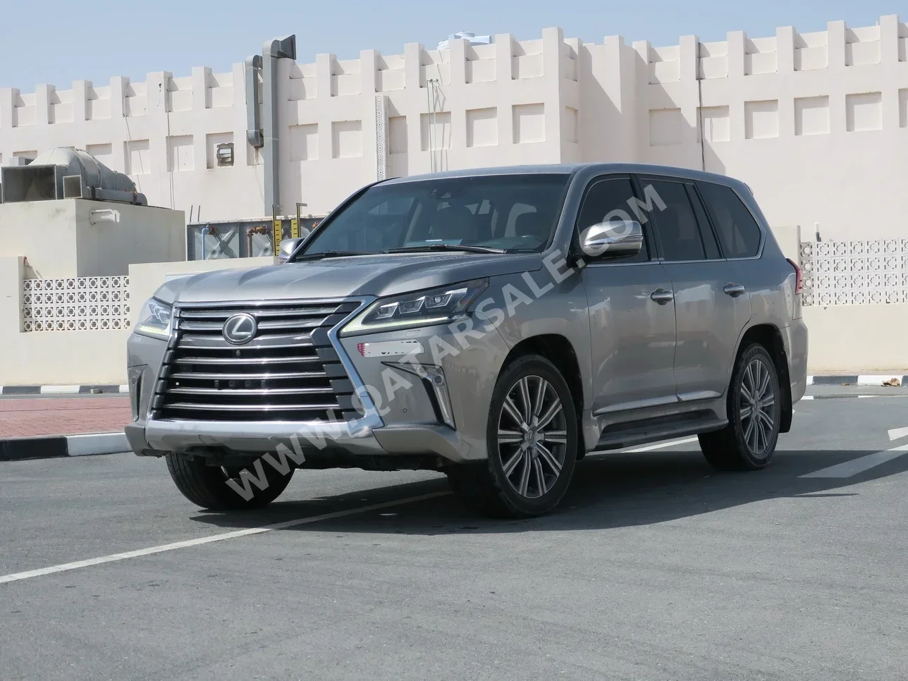 Lexus  LX  570  2017  Automatic  177,000 Km  8 Cylinder  Four Wheel Drive (4WD)  SUV  Sonic Titanium