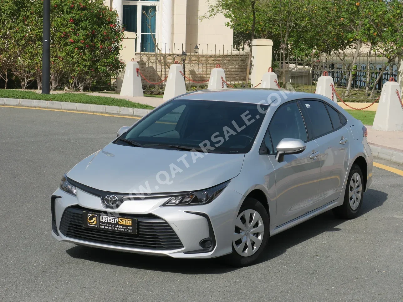 Toyota  Corolla  2024  Automatic  27,800 Km  4 Cylinder  Front Wheel Drive (FWD)  Sedan  Silver  With Warranty