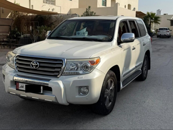 Toyota  Land Cruiser  GXR - Limited  2015  Automatic  192,000 Km  8 Cylinder  Four Wheel Drive (4WD)  SUV  Pearl
