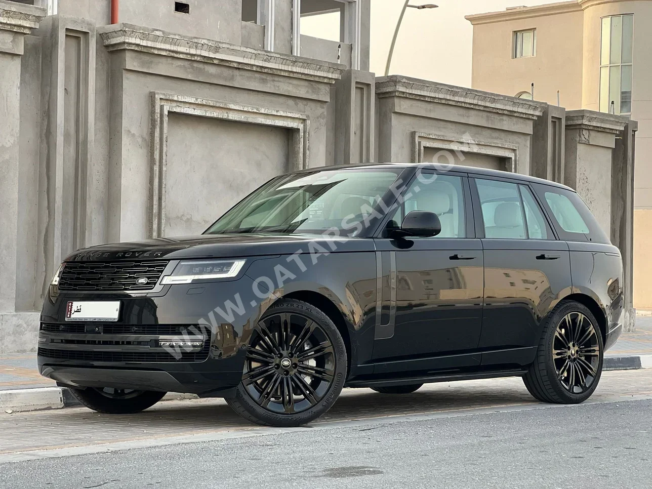 لاند روفر رنج روفر فوج اتش اس اي 2024 اوتوماتيك 29,000 كم 8 سلندر دفع رباعي اس يو في أسود تحت الضمان
