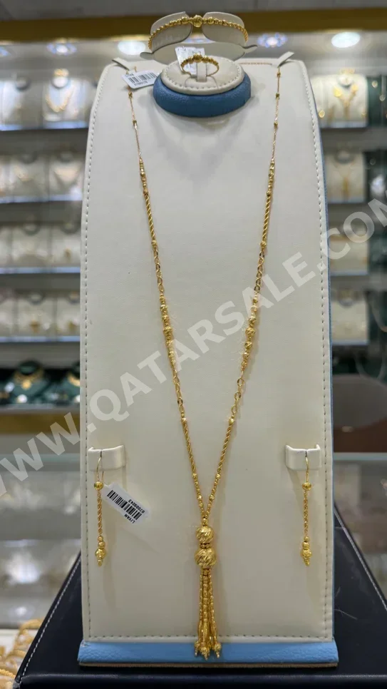 الذهب طقم  ايطاليا  نسائي  حسب القطعة ( ديزاينرز)  بدون حجر  ضمان الصيانة  توصيل مجاني  ذهب أصفر  عيار 21