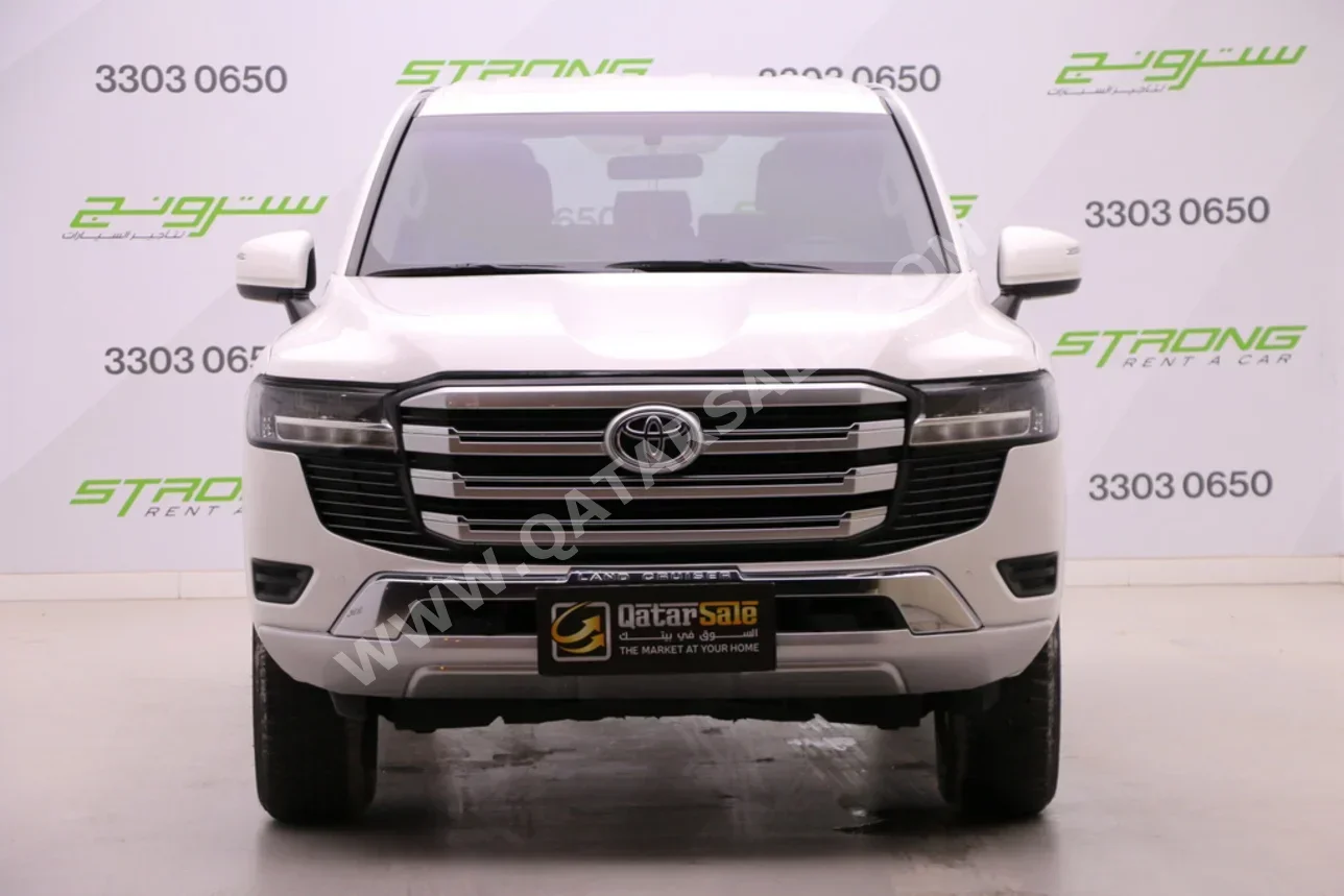 تويوتا  لاند كروزر  جي اكس ار  2022  اوتوماتيك  72,000 كم  6 سلندر  دفع رباعي  اس يو في  أبيض