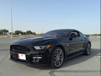 فورد  موستانغ  جي تي  2016  اوتوماتيك  125,100 كم  8 سلندر  دفع خلفي  كوبيه \ سبورت  أسود