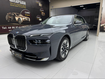 بي ام دبليو  الفئة - السابعة  735 اي  2026  اوتوماتيك  2,800 كم  6 سلندر  دفع خلفي  سيدان  رمادي  تحت الضمان