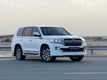 Toyota  Land Cruiser  VXR  2019  Automatic  275,000 Km  8 Cylinder  Four Wheel Drive (4WD)  SUV  White Sand