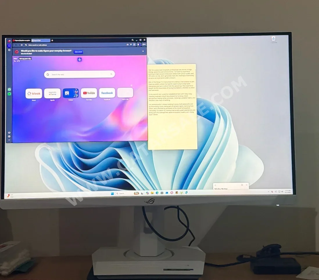الشاشات اسوس \  27 بوصة  أبيض / فضي  اتش دي ام اي  ضمان