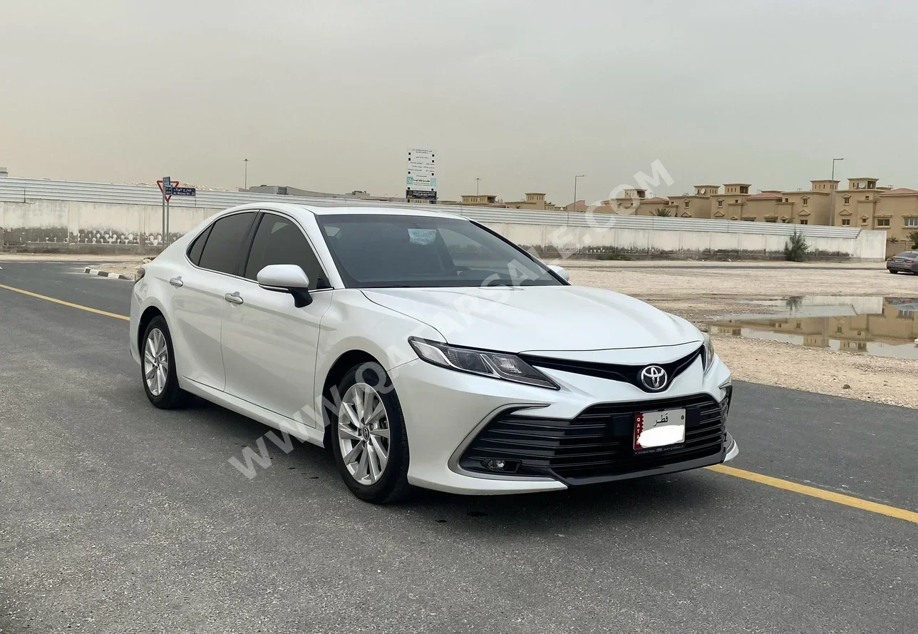 Toyota  Camry  GLE  2024  Automatic  56,000 Km  4 Cylinder  Front Wheel Drive (FWD)  Sedan  White