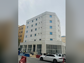 مباني ,ابراج ومجمعات - سكن عائلي  - الدوحة  - نجمة  للبيع