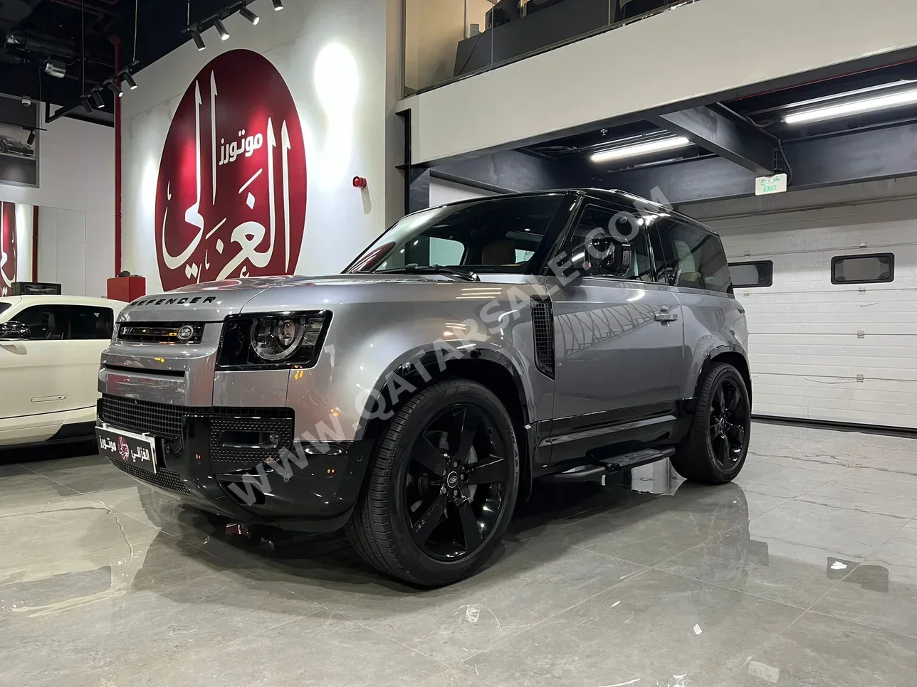 Land Rover  Defender  90 HSE  2023  Automatic  37,000 Km  6 Cylinder  Four Wheel Drive (4WD)  SUV  Gray  With Warranty