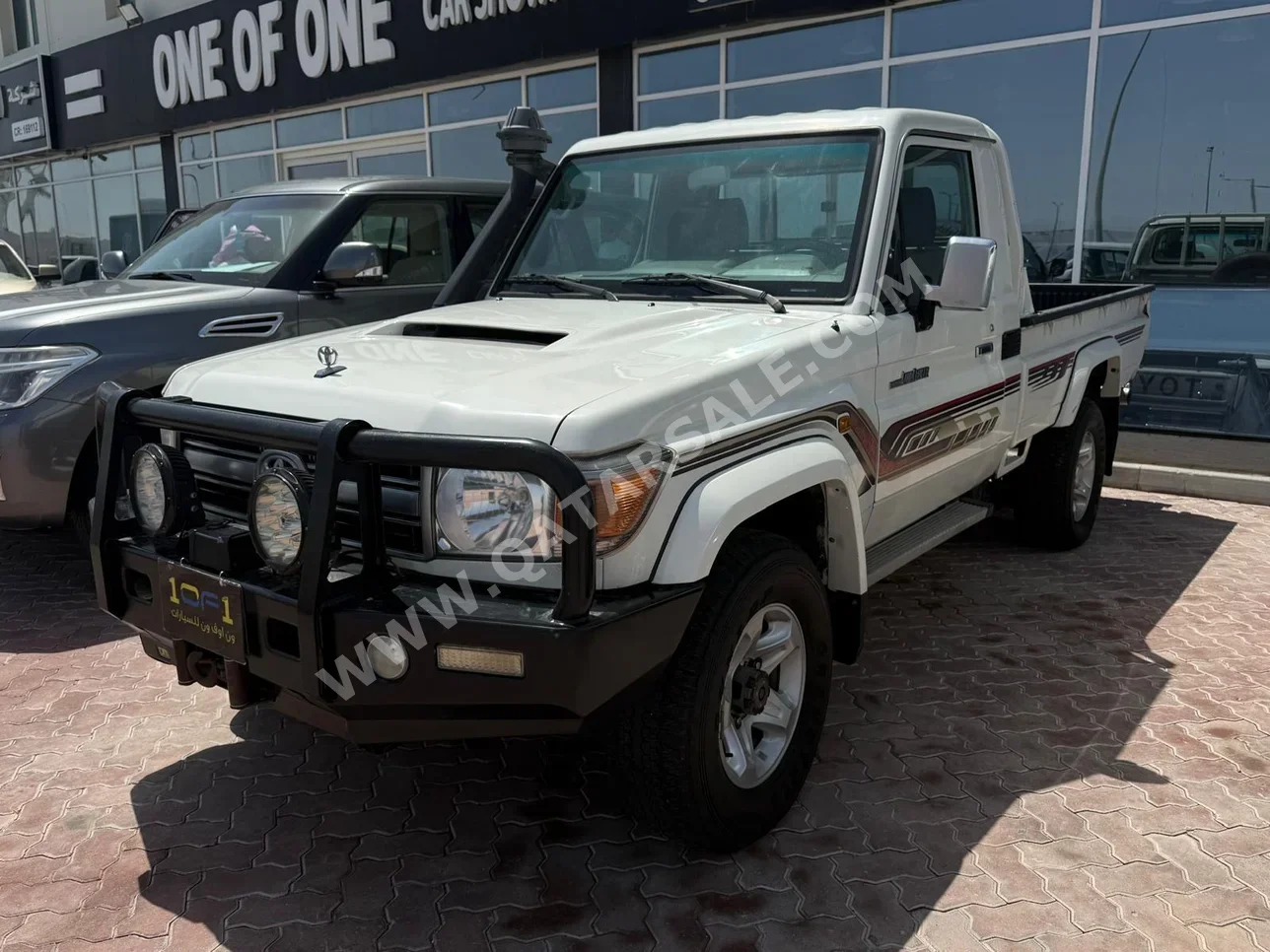 Toyota  Land Cruiser  LX  2017  Manual  249,000 Km  6 Cylinder  Four Wheel Drive (4WD)  Pick Up  White