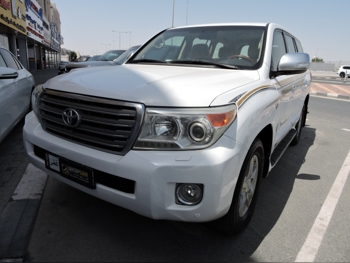 Toyota  Land Cruiser  VXR  2013  Automatic  250,000 Km  8 Cylinder  Four Wheel Drive (4WD)  SUV  White