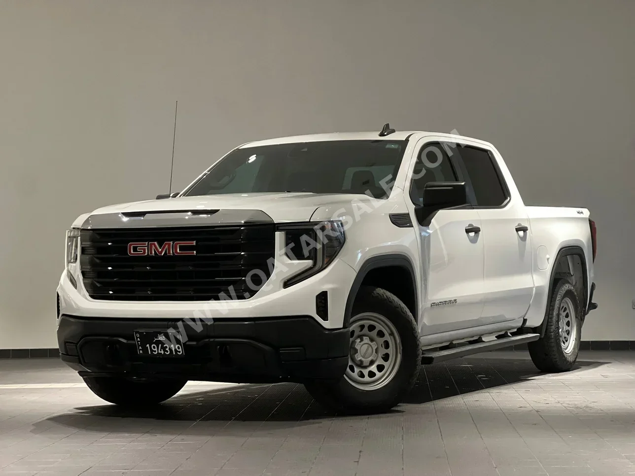 GMC  Sierra  2023  Automatic  38,300 Km  6 Cylinder  Four Wheel Drive (4WD)  Pick Up  White  With Warranty